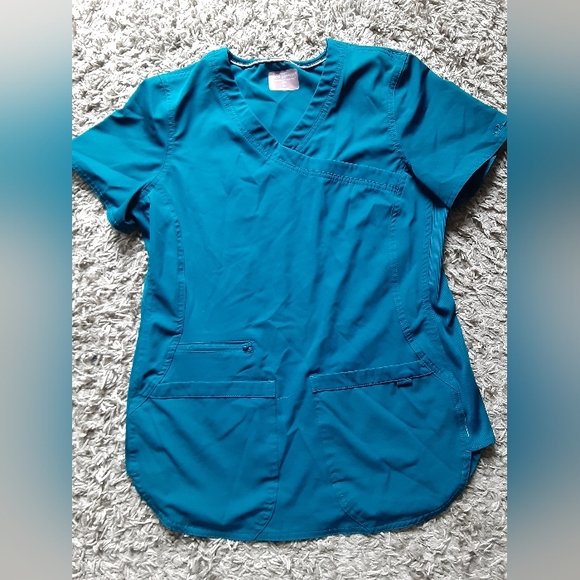 Ava Therese Scrub Set - Picture 2 of 8